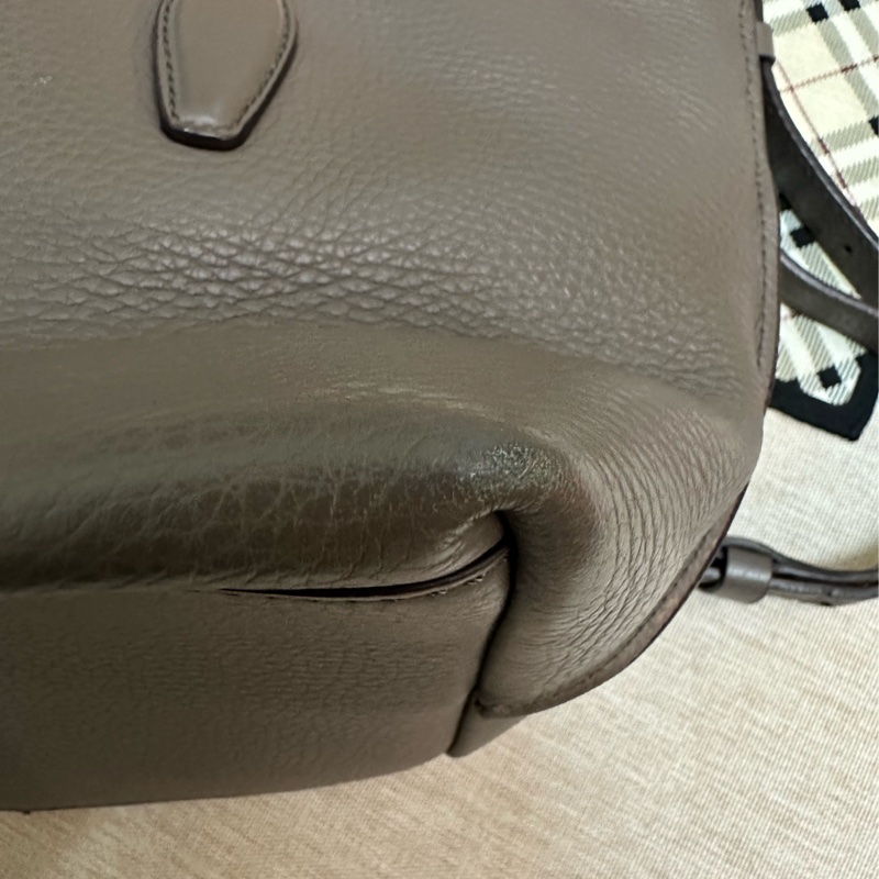 TOD’S 藕色牛皮斜背包-33