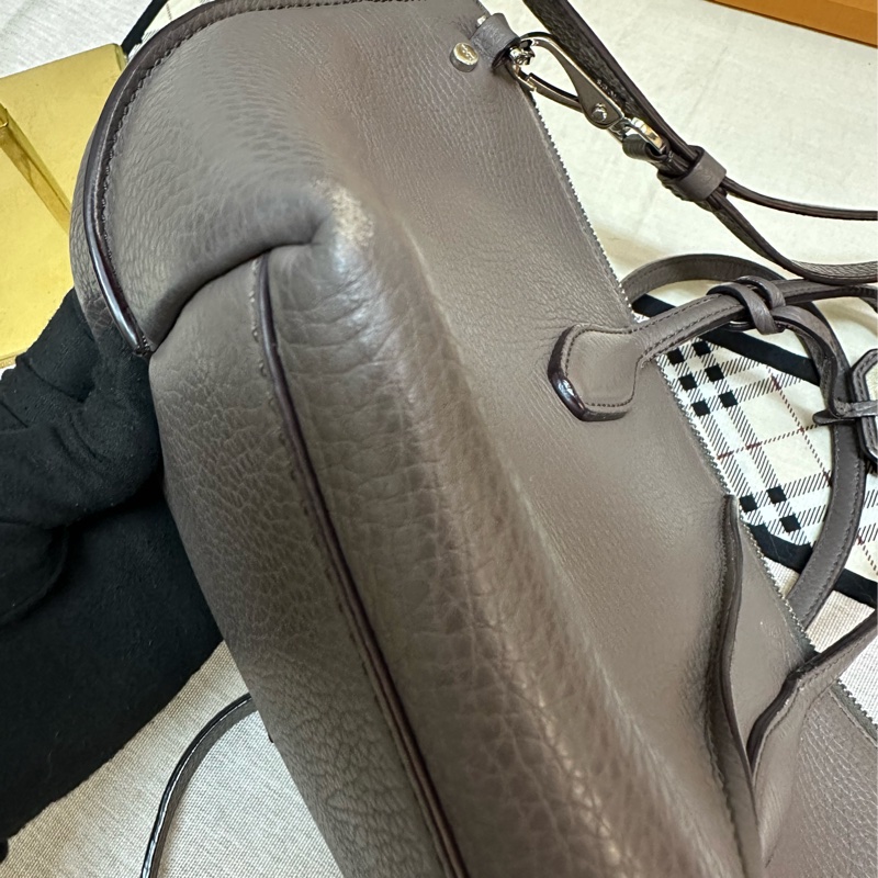 TOD’S 藕色牛皮斜背包-35