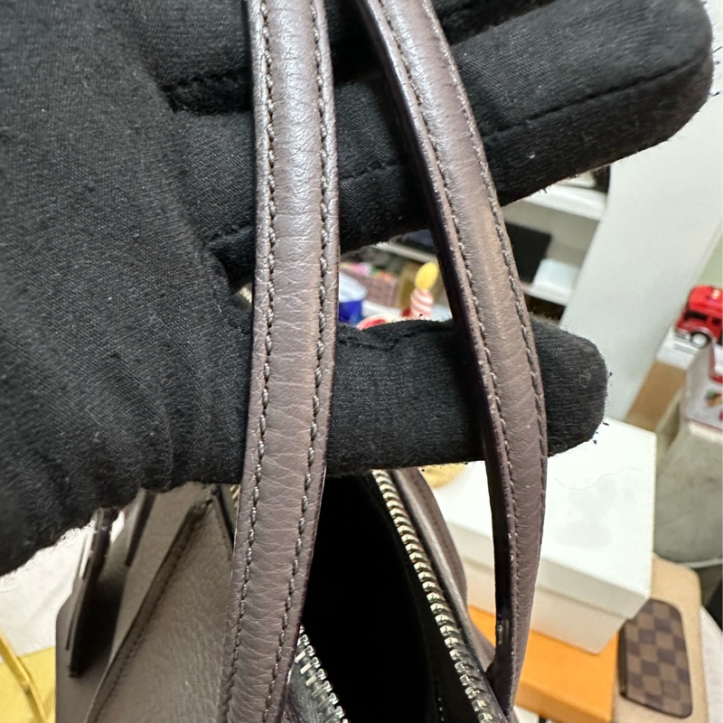 TOD’S 藕色牛皮斜背包-37