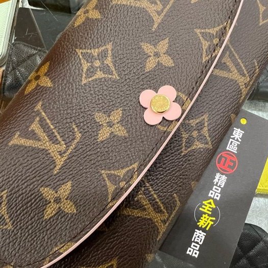 東區正精品㊣LV M64202 EMILIE 全新未使用原花粉色內裡金釦花朵小花微笑零錢袋皮夾長夾 RZ6342-3