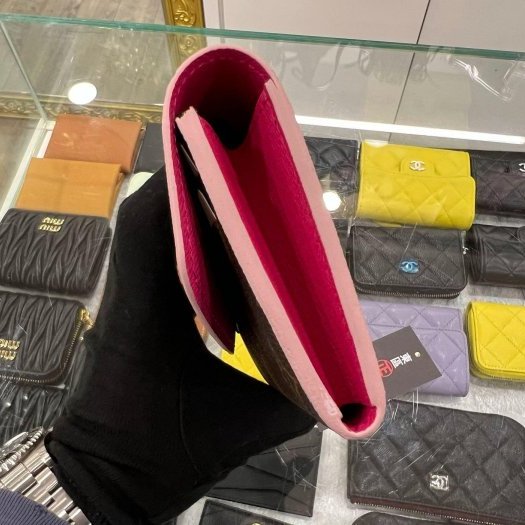 東區正精品㊣LV M64202 EMILIE 全新未使用原花粉色內裡金釦花朵小花微笑零錢袋皮夾長夾 RZ6342-8