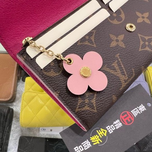 東區正精品㊣LV M64202 EMILIE 全新未使用原花粉色內裡金釦花朵小花微笑零錢袋皮夾長夾 RZ6342-10