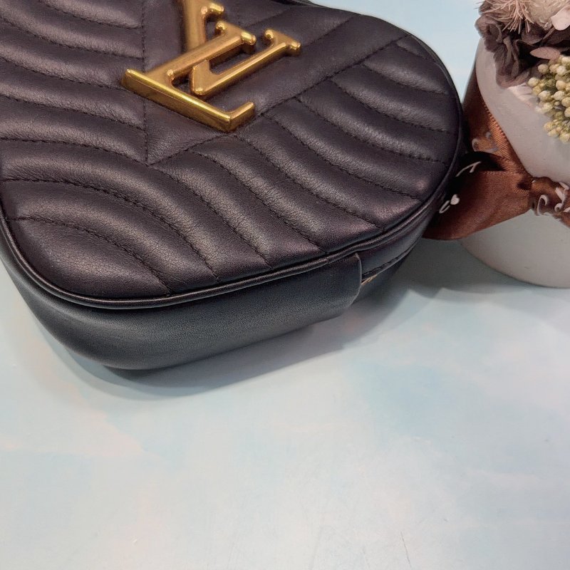 LV New Wave Heart愛心肩背包-5