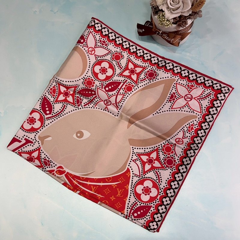 LV 全新Precious Rabbit 70方巾-1