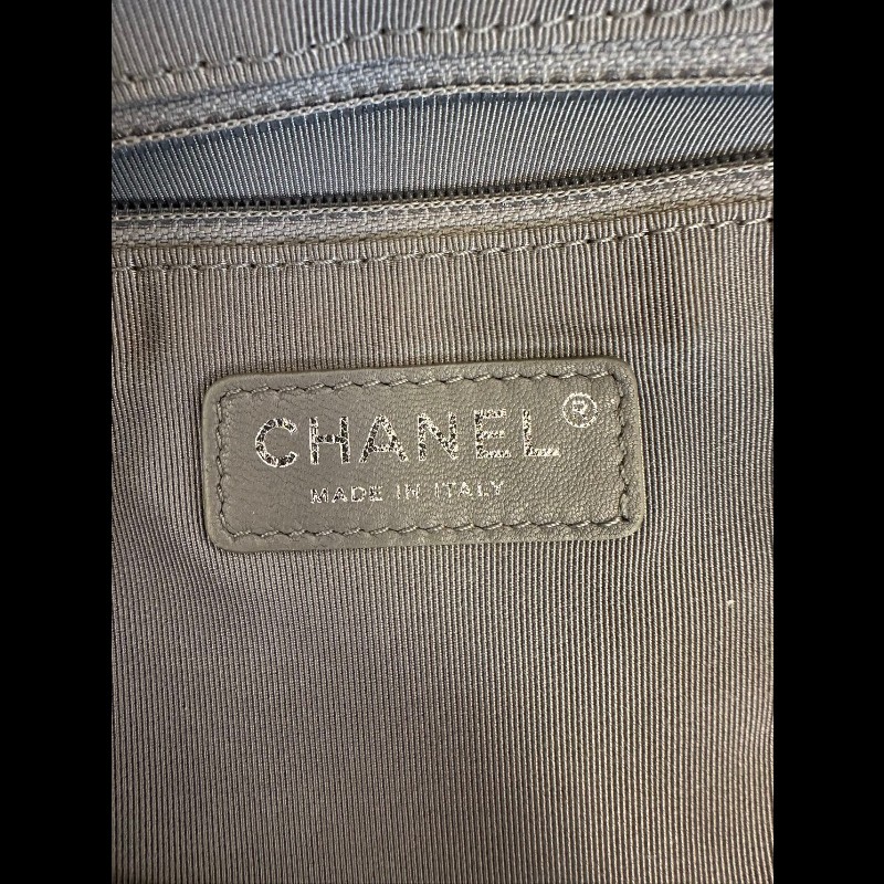 Chanel tote-19