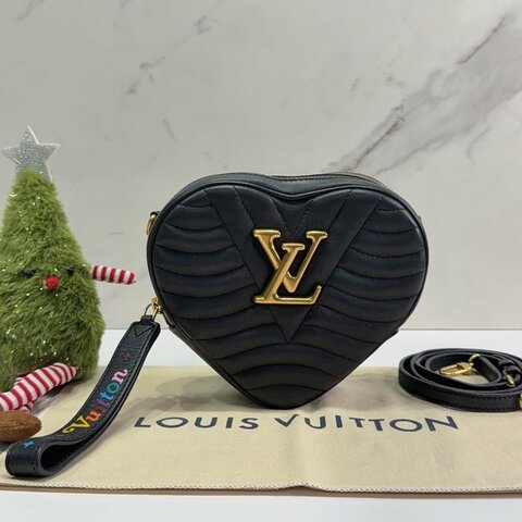 LV New Wave Heart黑色愛心肩背包
