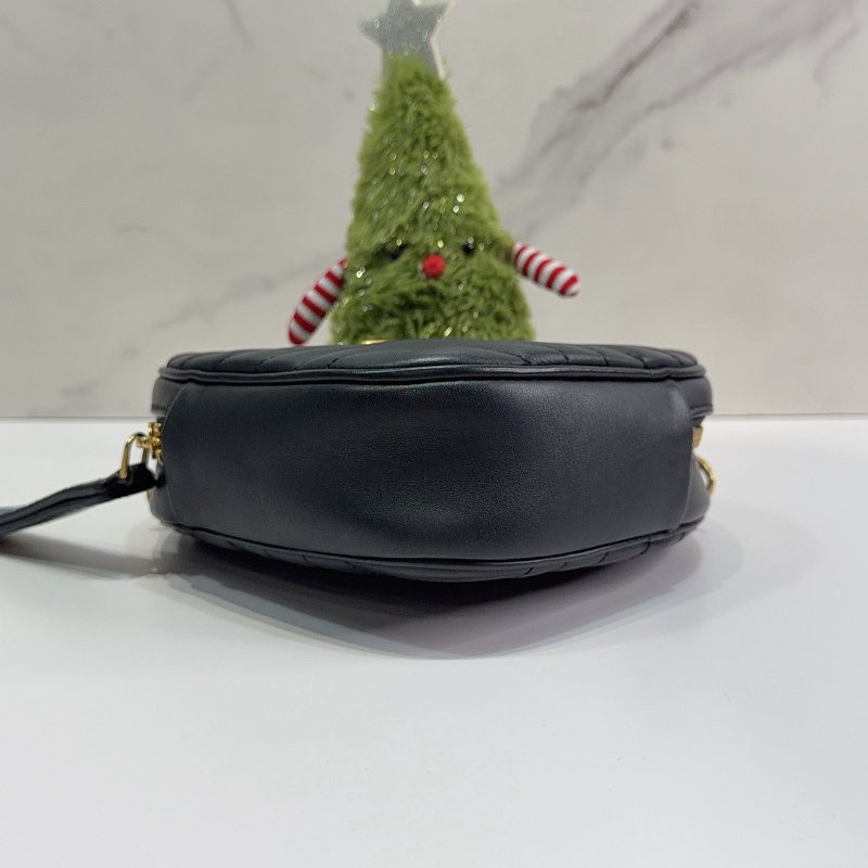 LV New Wave Heart黑色愛心肩背包-7