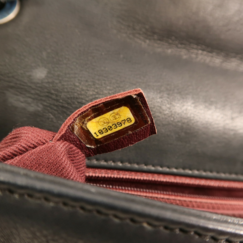 CHANEL 牛皮皮革Chain Shoulder銀扣鏈帶肩背袋-6