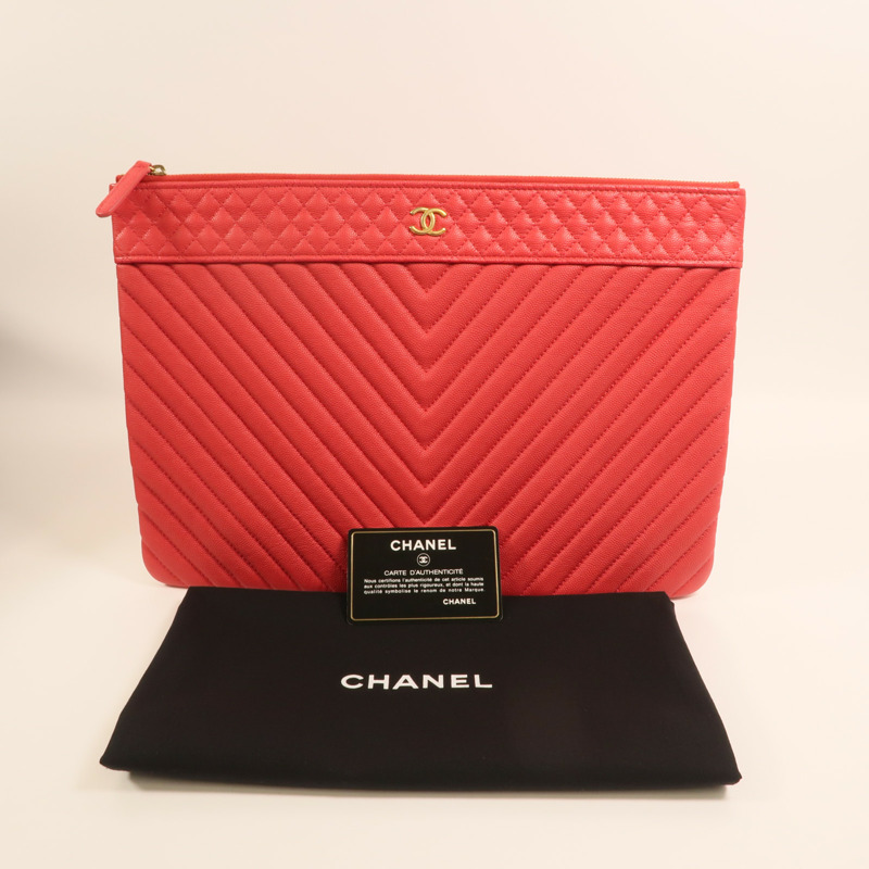 CHANEL 牛皮皮革Clutch金扣手拿包-10