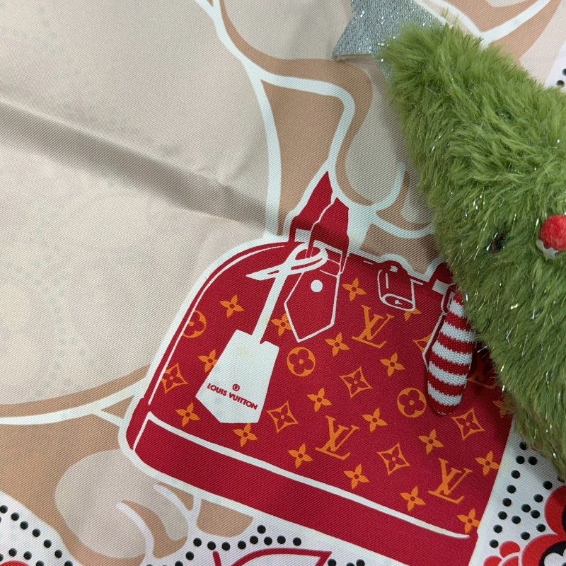 LV Precious Rabbit 70 全新兔子方巾-4