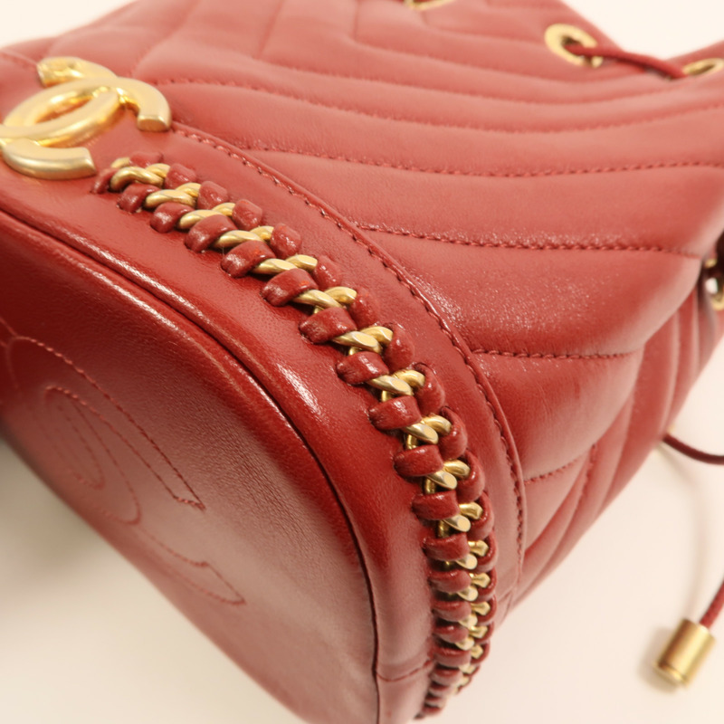 CHANEL 牛皮皮革Cherron Bucket Bag金扣鏈帶肩背袋-12