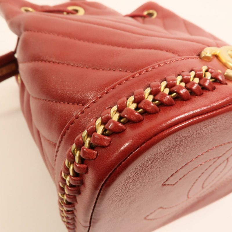 CHANEL 牛皮皮革Cherron Bucket Bag金扣鏈帶肩背袋-13