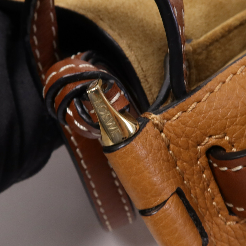 LOEWE 牛皮皮革Mini Gate金扣肩背袋-6