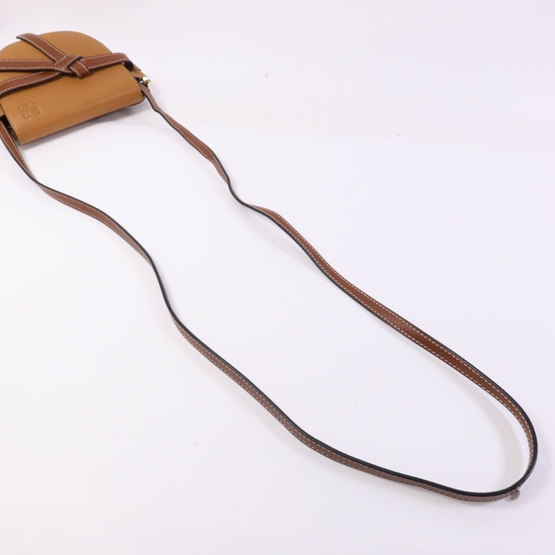 LOEWE 牛皮皮革Mini Gate金扣肩背袋-8