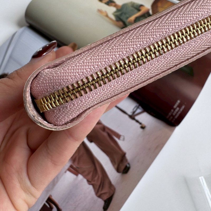 💥超稀有款 LV 可愛白色棋盤格拉鍊短夾-7