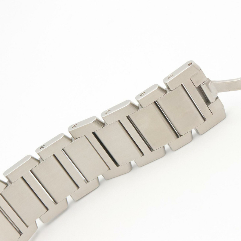 卡地亞 Tank Française LM 男士腕錶，不鏽鋼材質，銀色錶盤，型號 W51002Q3-15