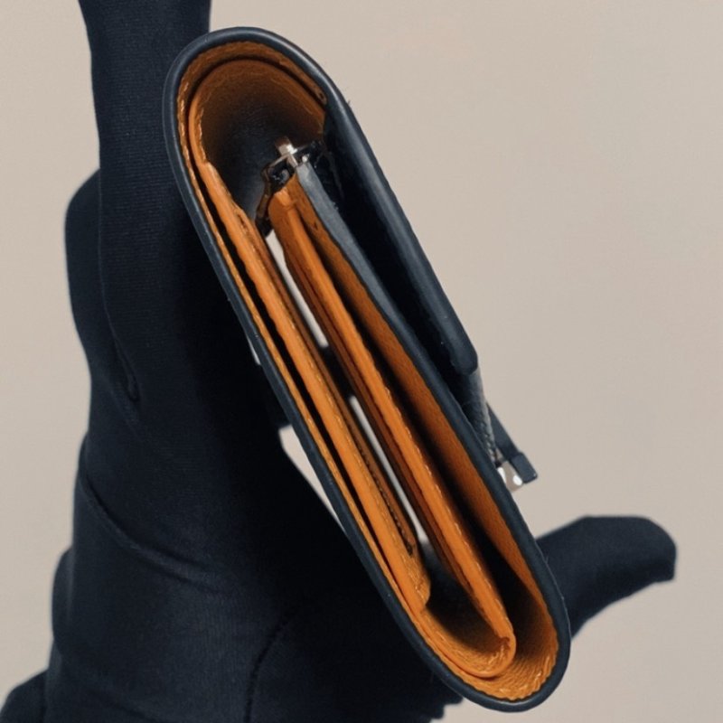 LV So Black黑PEI水波紋三折Grenelle系列短夾-4