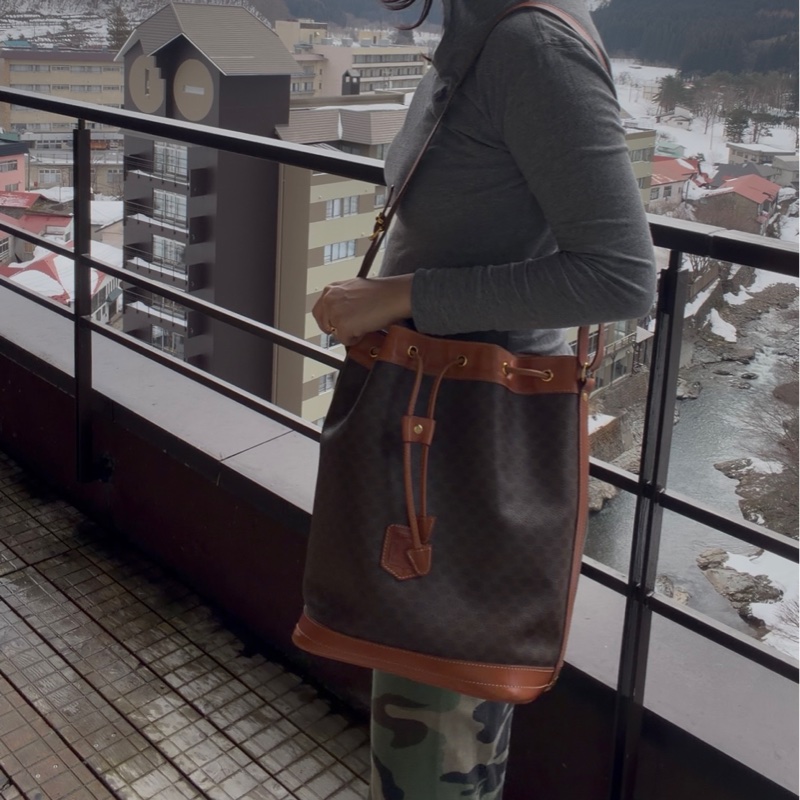 思琳 賽林 老花 水桶包 斜挎包 斜背包 側背包 中古孤品 Celine Macadam bucket bag 啡色老花 水桶袋 凱旋門-1