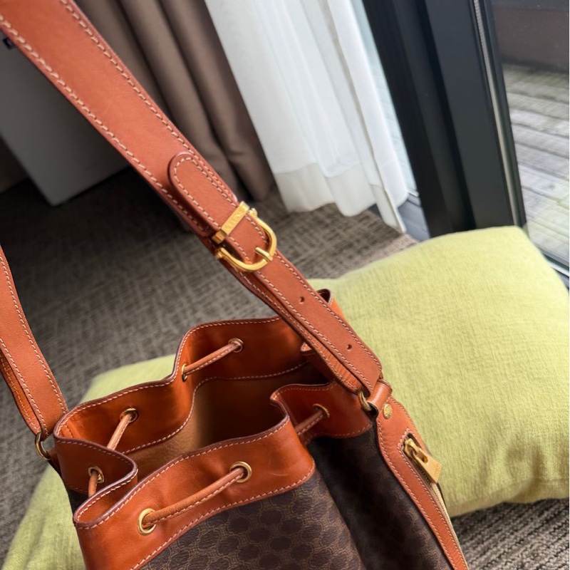 思琳 賽林 老花 水桶包 斜挎包 斜背包 側背包 中古孤品 Celine Macadam bucket bag 啡色老花 水桶袋 凱旋門-9