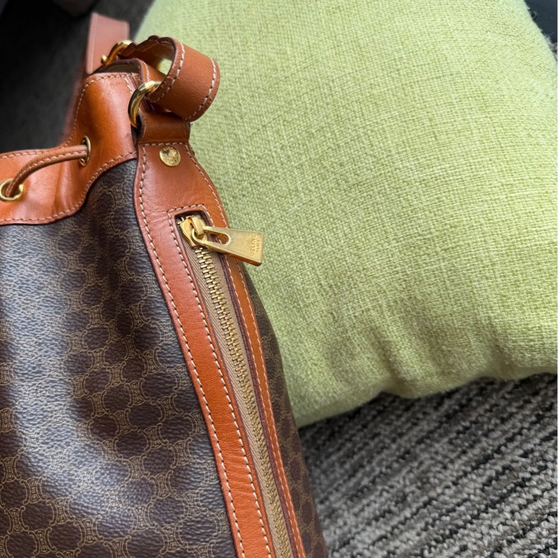 思琳 賽林 老花 水桶包 斜挎包 斜背包 側背包 中古孤品 Celine Macadam bucket bag 啡色老花 水桶袋 凱旋門-11