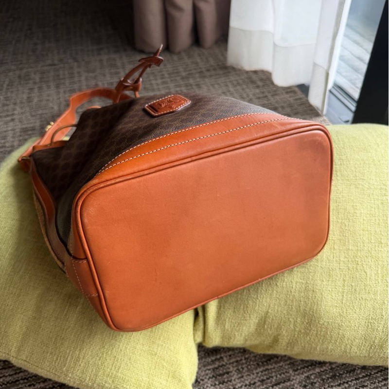 思琳 賽林 老花 水桶包 斜挎包 斜背包 側背包 中古孤品 Celine Macadam bucket bag 啡色老花 水桶袋 凱旋門-17