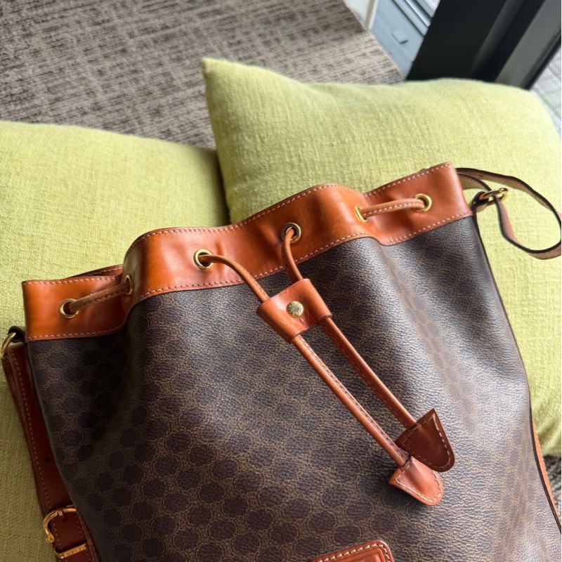 思琳 賽林 老花 水桶包 斜挎包 斜背包 側背包 中古孤品 Celine Macadam bucket bag 啡色老花 水桶袋 凱旋門-18
