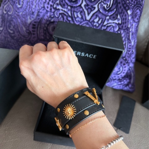 范思哲  黑色 黑色皮革 美杜莎頭  V牛仔風雙環繞手鐲  手環 versace black bracelet