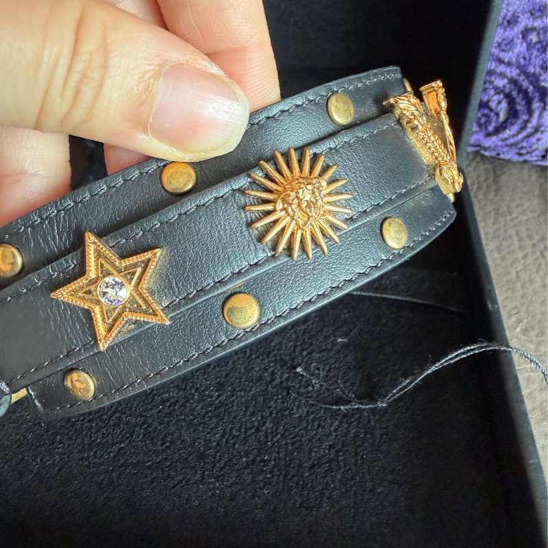 范思哲  黑色 黑色皮革 美杜莎頭  V牛仔風雙環繞手鐲  手環 versace black bracelet-2