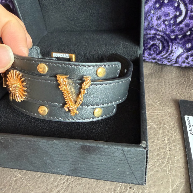 范思哲  黑色 黑色皮革 美杜莎頭  V牛仔風雙環繞手鐲  手環 versace black bracelet-7