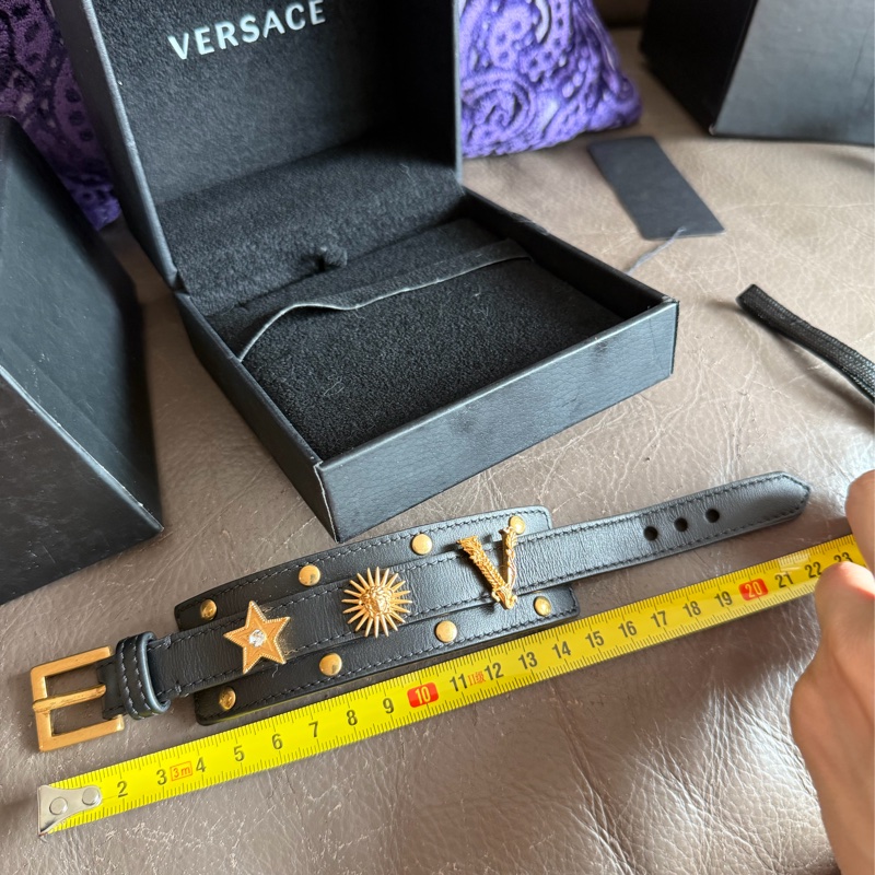 范思哲  黑色 黑色皮革 美杜莎頭  V牛仔風雙環繞手鐲  手環 versace black bracelet-18