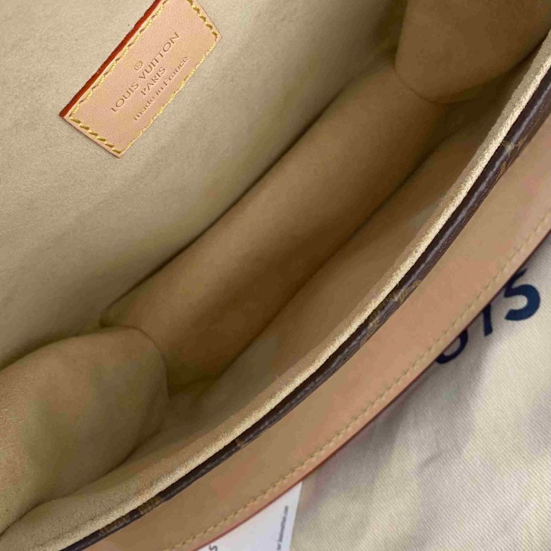 LV 原花雙面雙子星Saumur BB肩背包-4