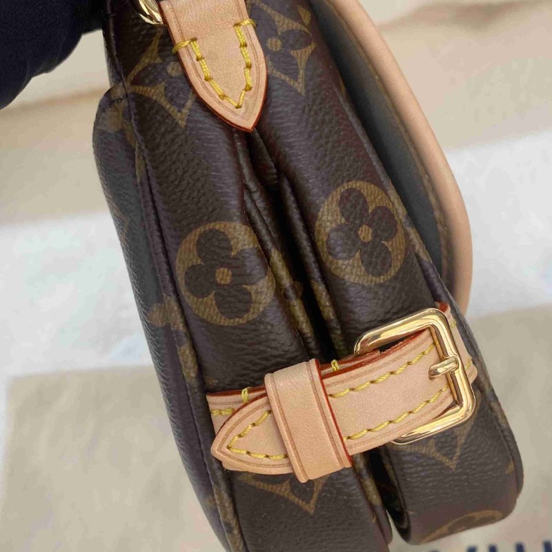 LV 原花雙面雙子星Saumur BB肩背包-7