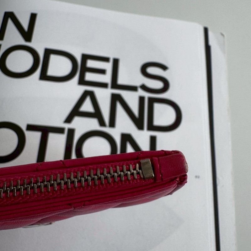 ‼️用過發現超好用 Chanel 粉色菱格銀雙C卡片零錢包-5