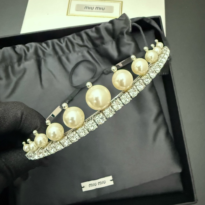 Miu Miu 珍珠水鑽髮圈 頭飾-1