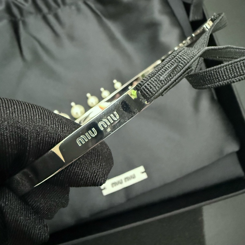 Miu Miu 珍珠水鑽髮圈 頭飾-4