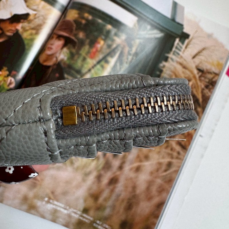 😍99成新 閒置未用 Chanel 灰色拉鍊吐司包-6