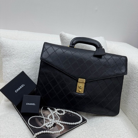 Chanel 菱格紋公事包