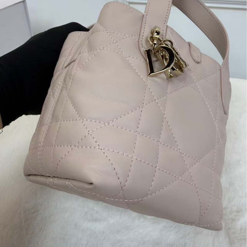DIOR迪奧 Toujours土著包 胭脂粉色 金扣 牛皮 肩帶款斜挎包 CD Lock 扣環可拆卸肩帶 時尚女士單肩手提包-1