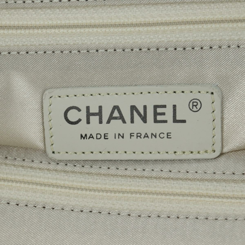 【日本直送】香奈兒新款旅遊系列夏威夷限量版手提包 尼龍材質 白色 銀色 CC 認證 AMZ373V-18