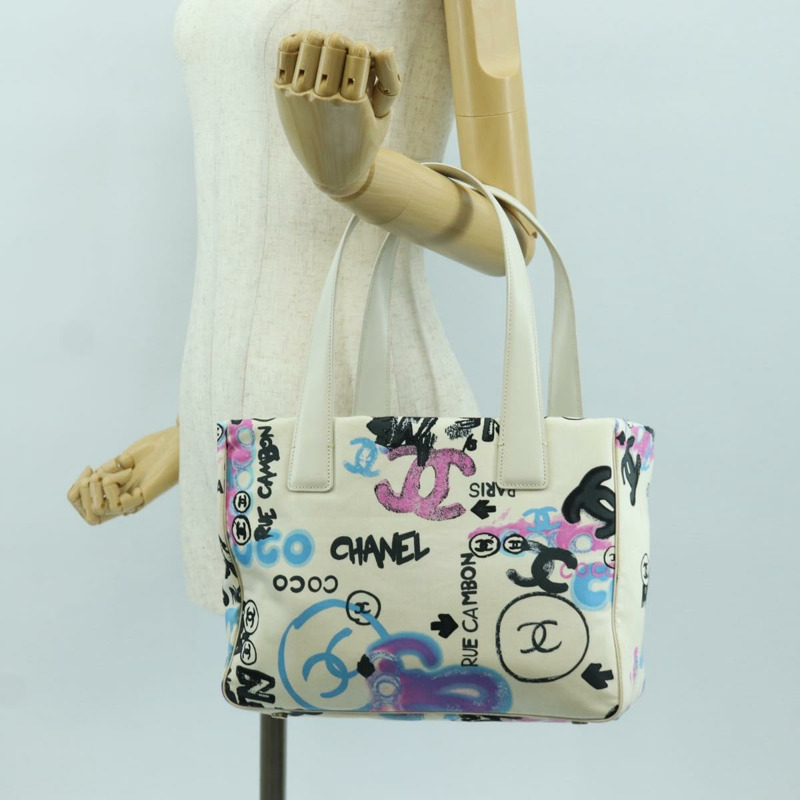 【日本直送】香奈兒新款旅遊系列夏威夷限量版手提包 尼龍材質 白色 銀色 CC 認證 AMZ373V-23