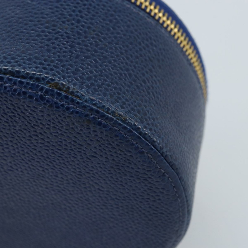 【日本直送】香奈兒魚子醬紋化妝包 海軍藍 金色 CC 標誌 YKZ201A-6