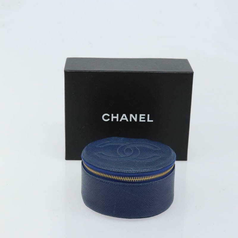 【日本直送】香奈兒魚子醬紋化妝包 海軍藍 金色 CC 標誌 YKZ201A-11