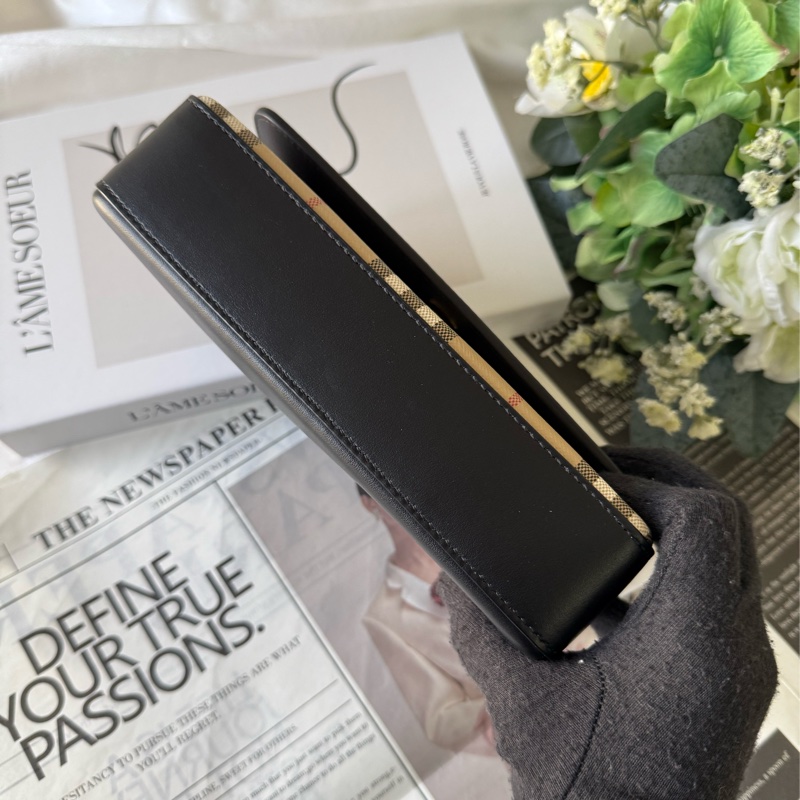 Penny 格紋帆布拼小牛皮翻蓋斜背包(經典米色/黑色)-4