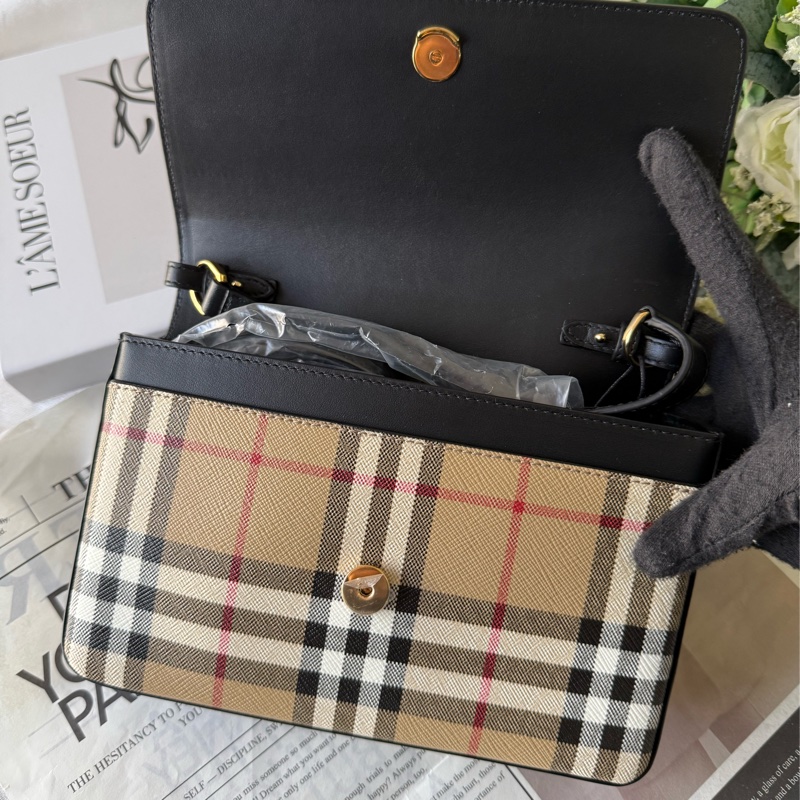 Penny 格紋帆布拼小牛皮翻蓋斜背包(經典米色/黑色)-5