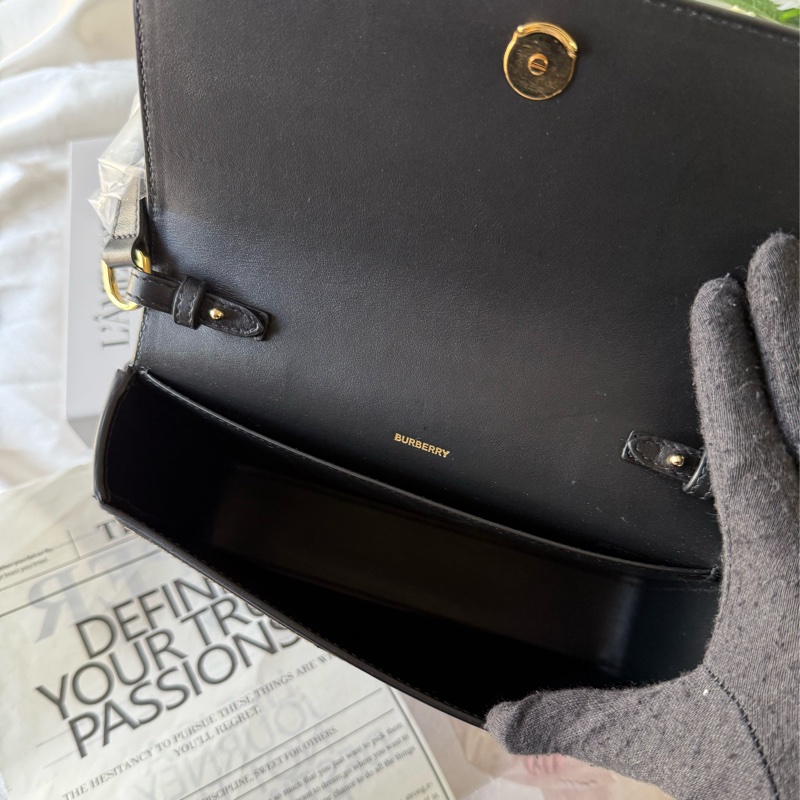 Penny 格紋帆布拼小牛皮翻蓋斜背包(經典米色/黑色)-6