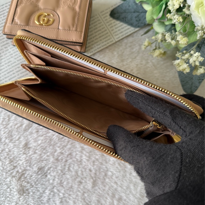 GG Logo 縫線設計ㄇ形拉鍊長夾(裸粉色)-7