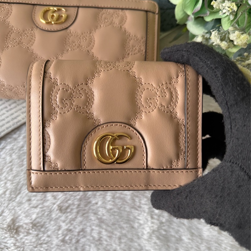 GG Logo 縫線設計二折卡片小短夾(灰粉色)-1