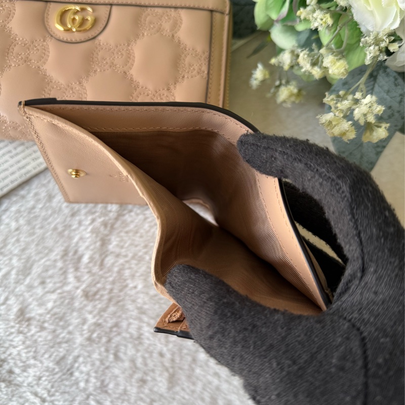 GG Logo 縫線設計二折卡片小短夾(灰粉色)-7