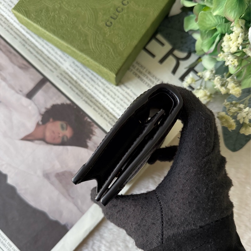 GG Logo 縫線設計二折卡片小短夾(黑色)-2