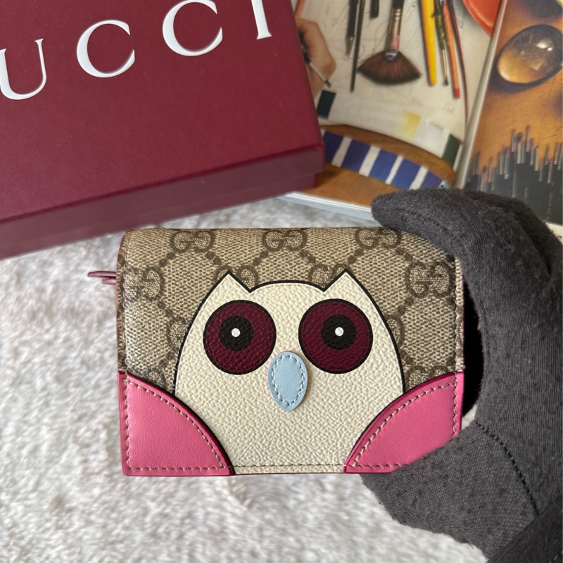 GG 貓頭鷹圖案塗層帆布釦式二折短夾(酒紅色)-1